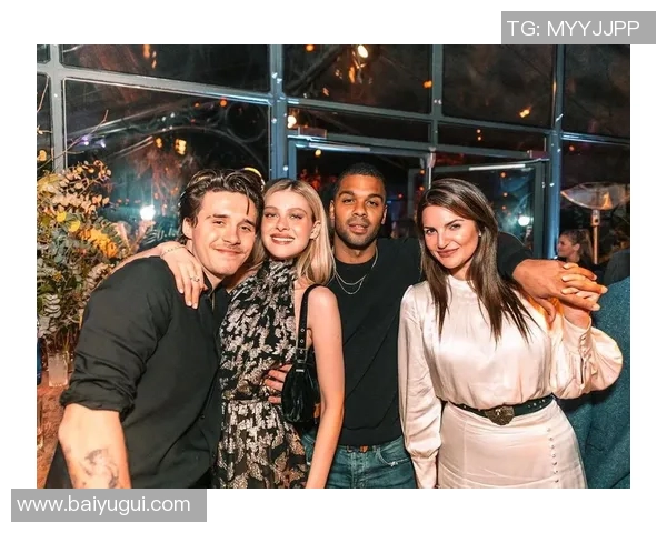 法国足球明星与女友的浪漫生活揭秘与甜蜜瞬间分享 法国足球明星与女友的浪漫生活揭秘与甜蜜瞬间分享