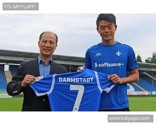 中国足球历史悠久最老明星球员是谁他的传奇故事与成就揭秘