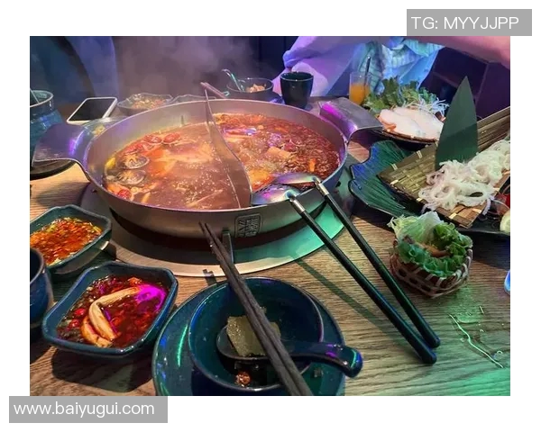 德国足球明星聚餐火锅视频分享美食与友情的温馨时刻